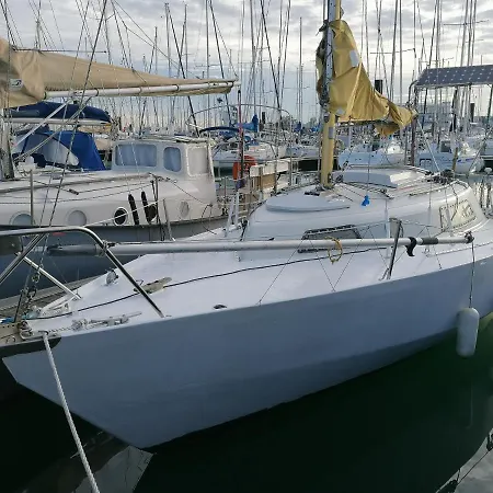 Voilier A Quai Evasion V * La Rochelle (Charente-Maritime)